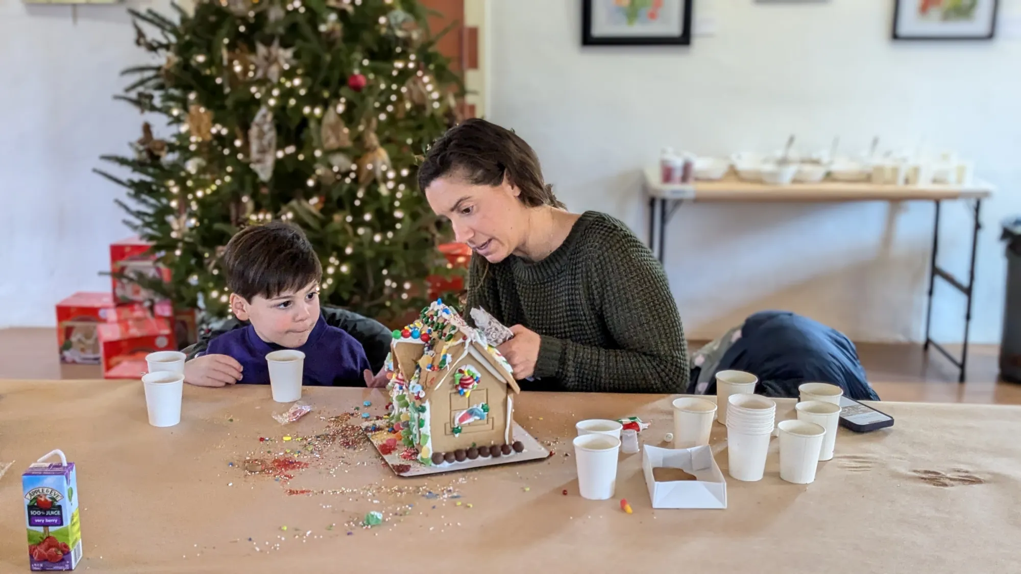 Parent & Child Gingerbread House Decorating!